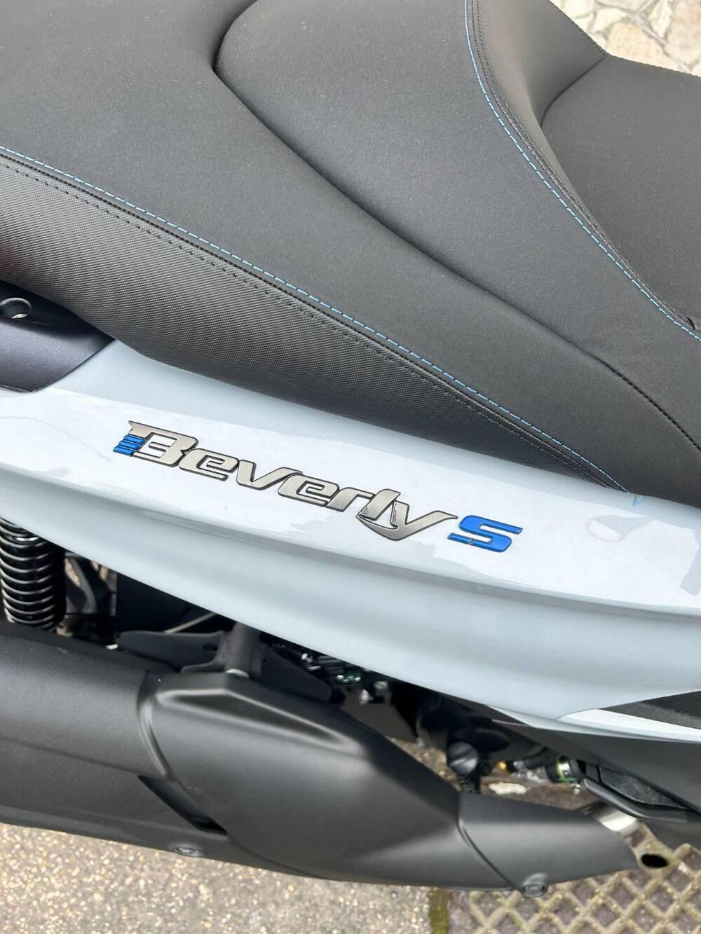 Piaggio Beverly 400 S (2025 - 26) (2)