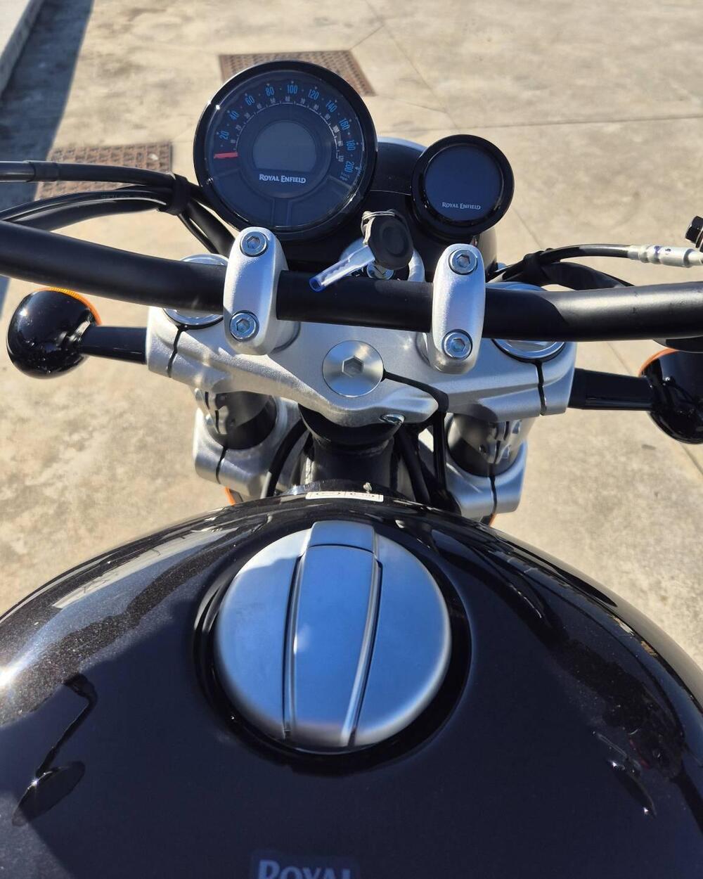 Royal Enfield Super Meteor 650 (2023 - 26) (4)