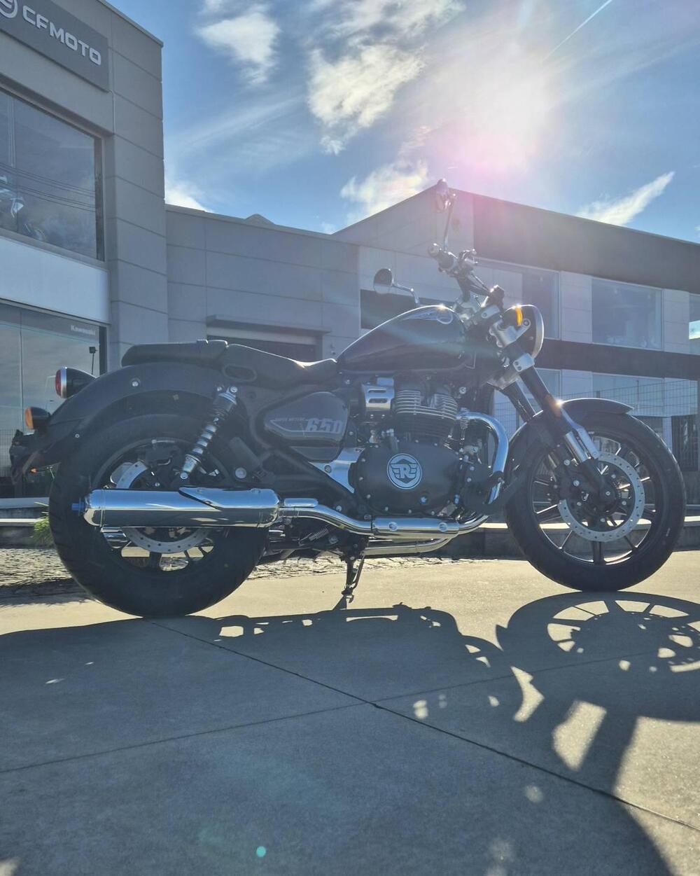 Royal Enfield Super Meteor 650 (2023 - 26) (2)