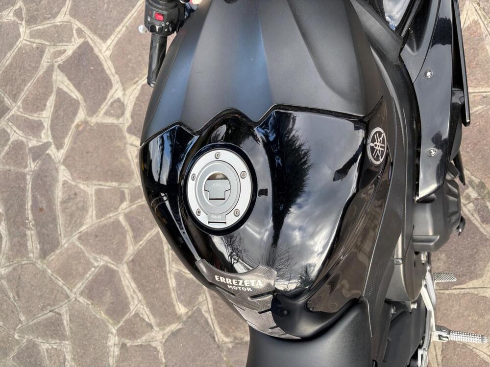 Yamaha YZF R1 (2007 - 08) (4)