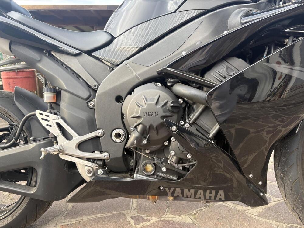 Yamaha YZF R1 (2007 - 08) (10)
