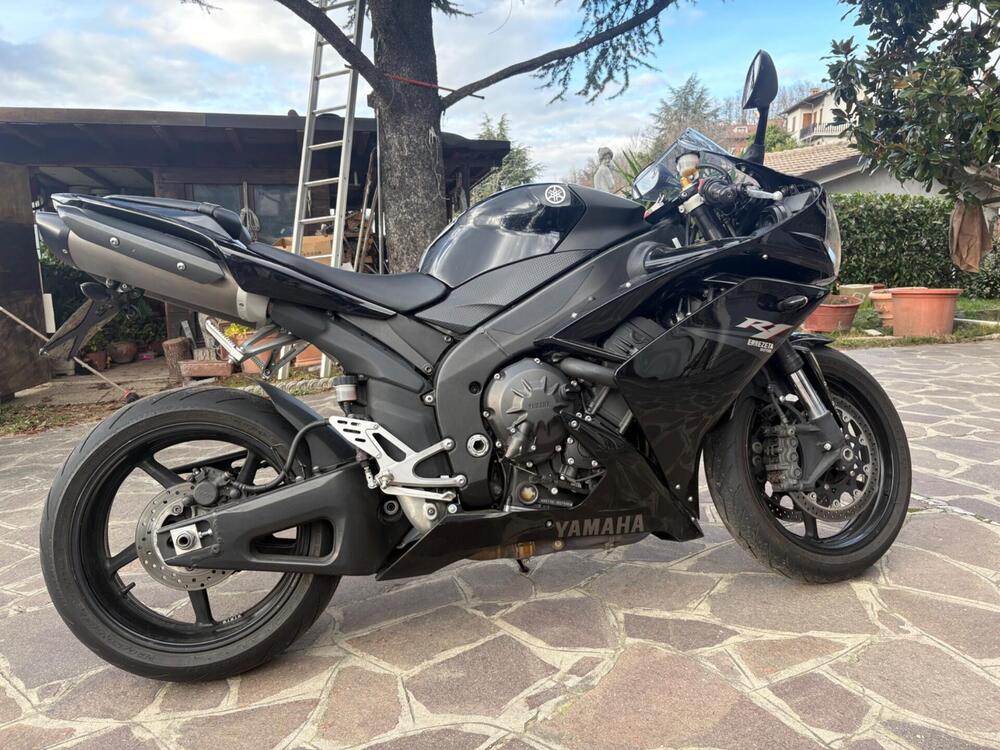 Yamaha YZF R1 (2007 - 08) (11)