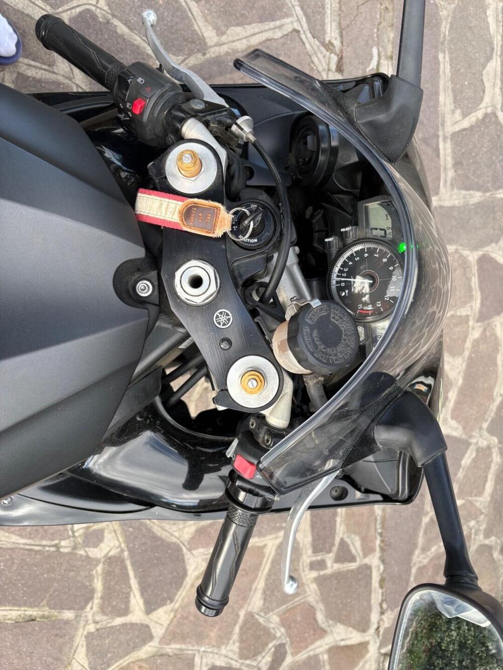 Yamaha YZF R1 (2007 - 08) (9)