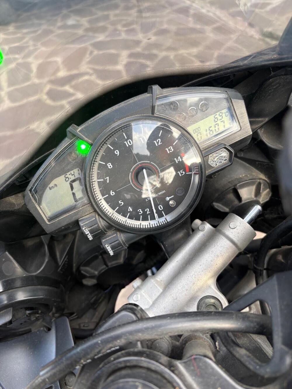 Yamaha YZF R1 (2007 - 08) (8)