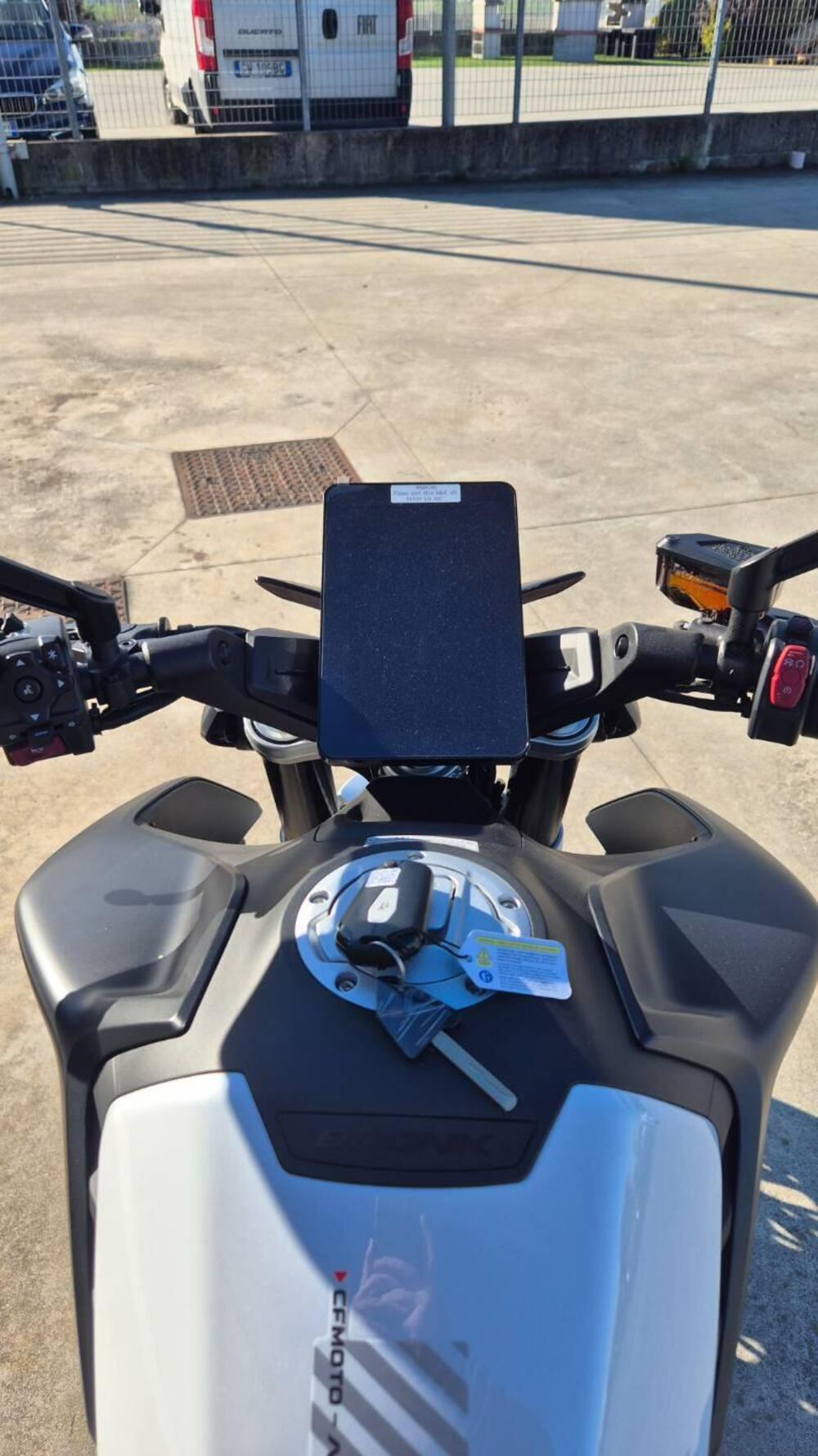 CFMOTO 800NK Advanced (2023 - 26) (6)