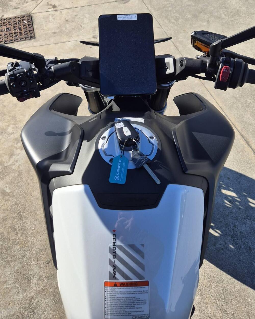 CFMOTO 800NK Advanced (2023 - 26) (7)