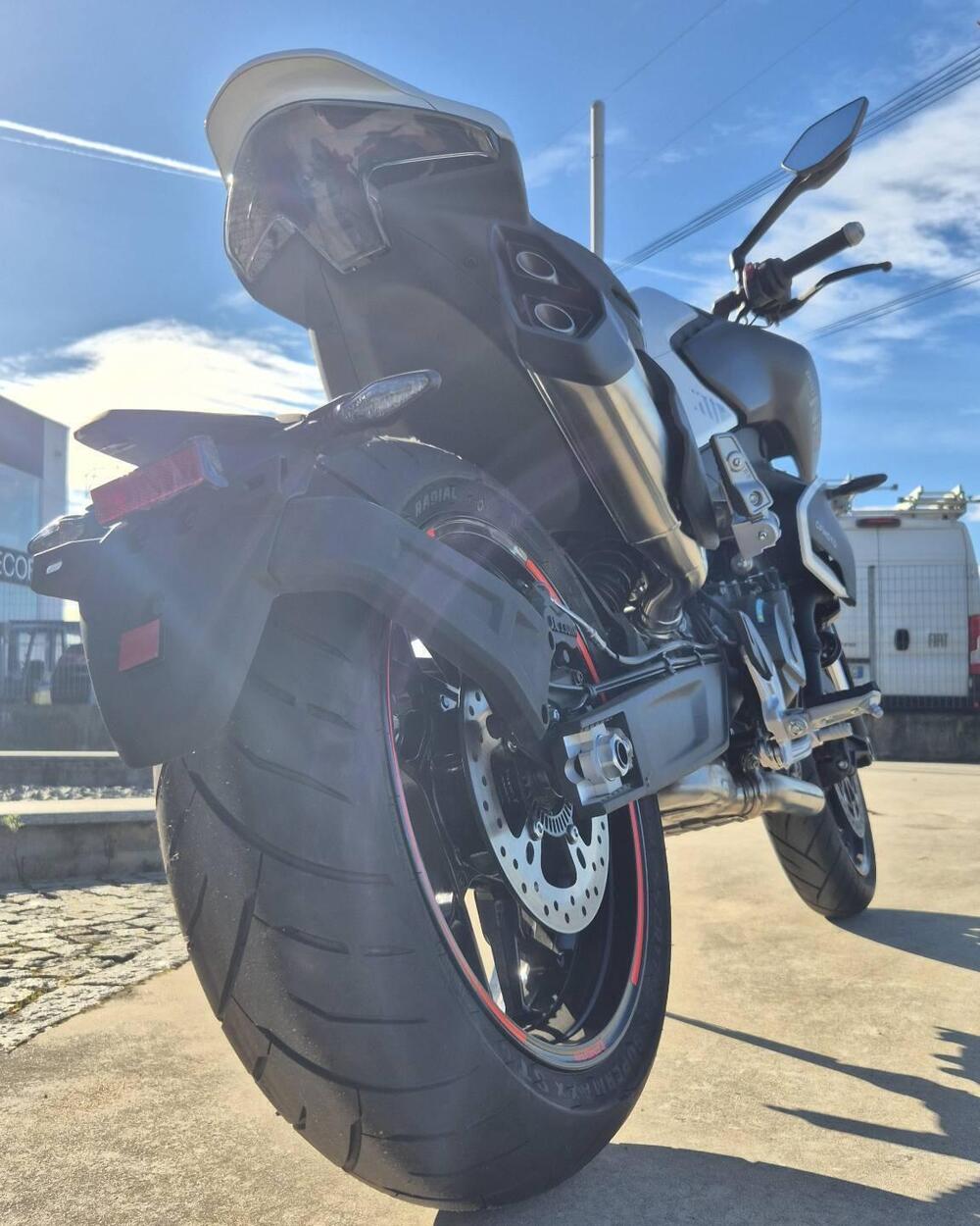 CFMOTO 800NK Advanced (2023 - 26) (3)