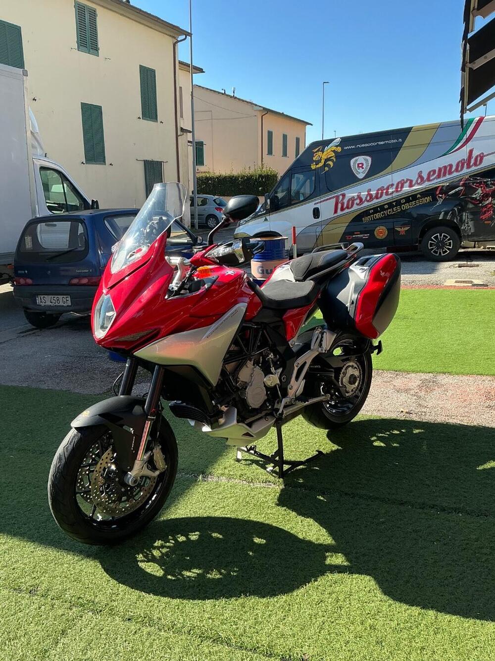 MV Agusta Turismo Veloce 800 Lusso (2014 - 16) (2)