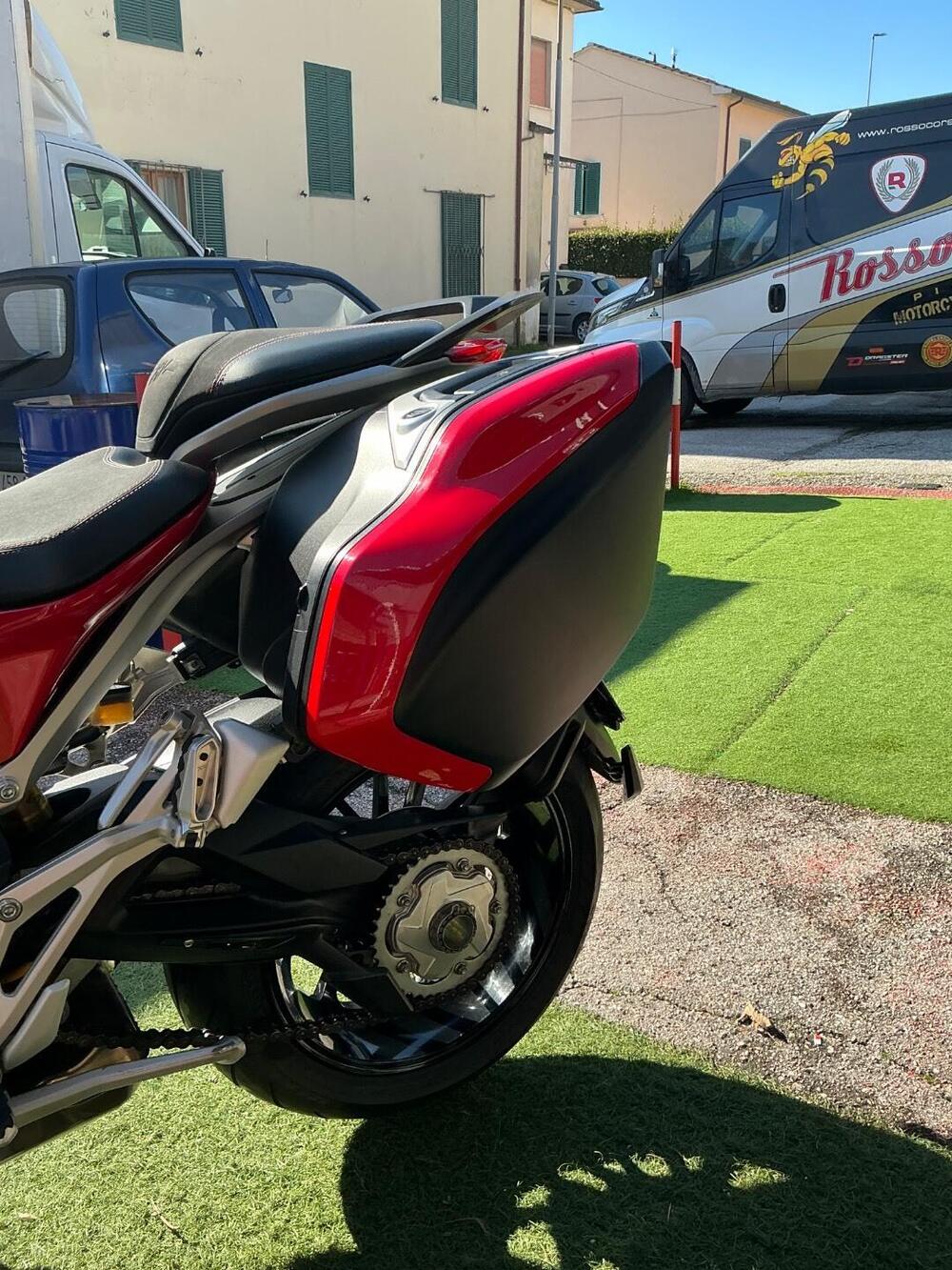 MV Agusta Turismo Veloce 800 Lusso (2014 - 16) (13)