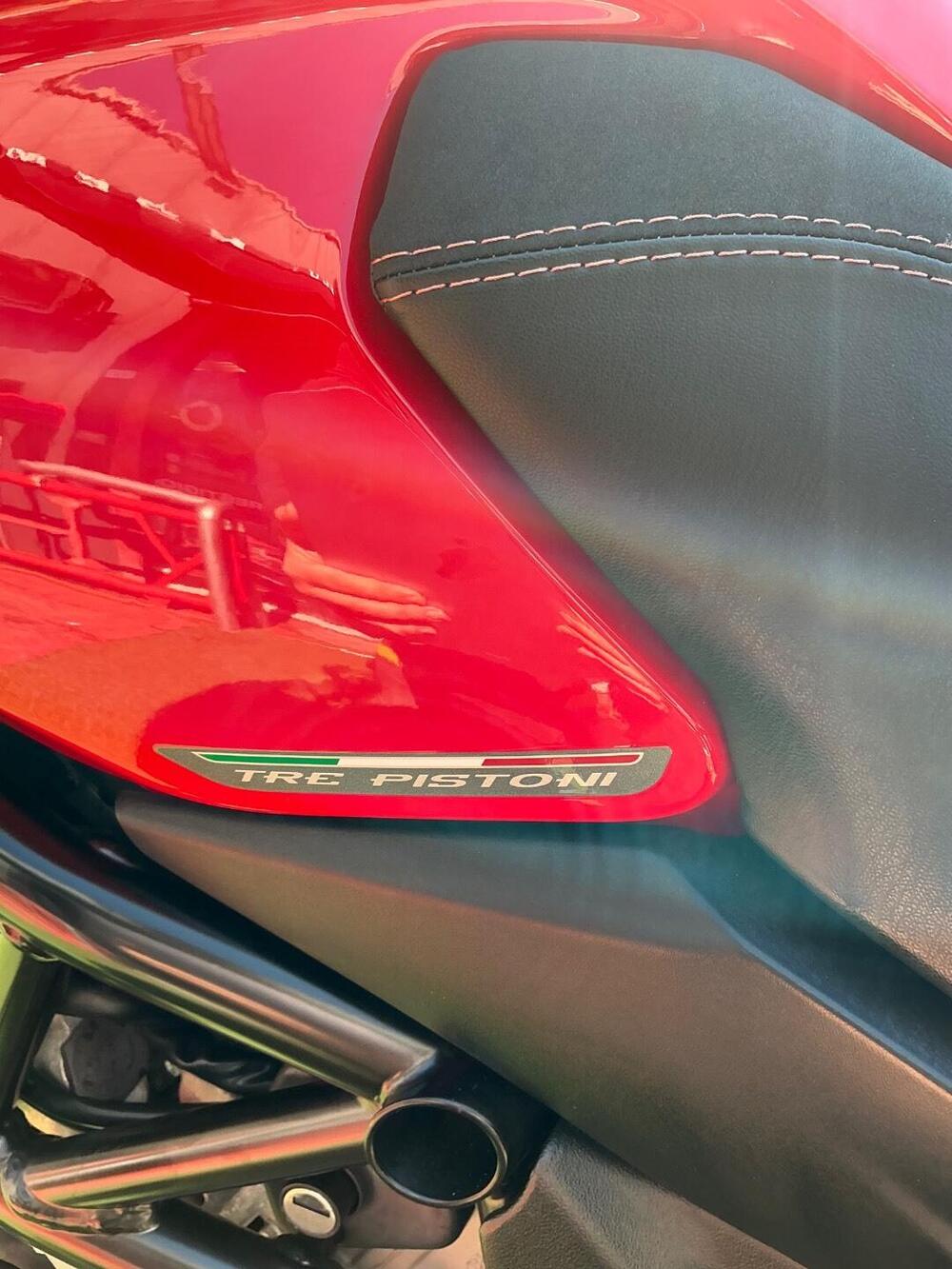 MV Agusta Turismo Veloce 800 Lusso (2014 - 16) (16)