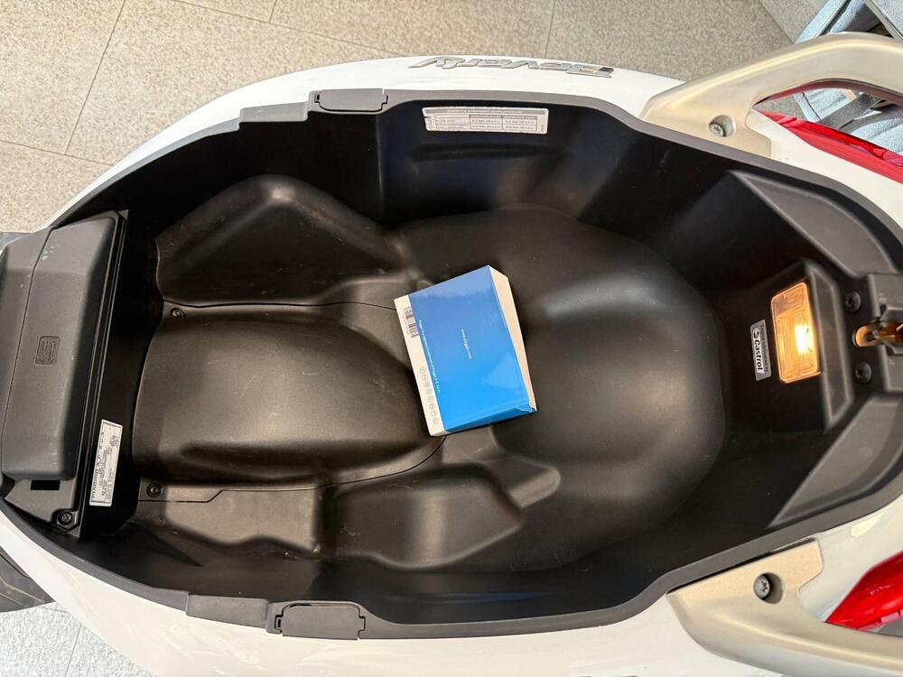 Piaggio Beverly 400 ABS-ASR (2021 - 24) (2)