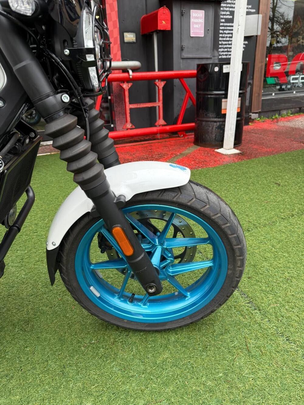 Royal Enfield Guerrilla 450 (2024 - 26) (6)