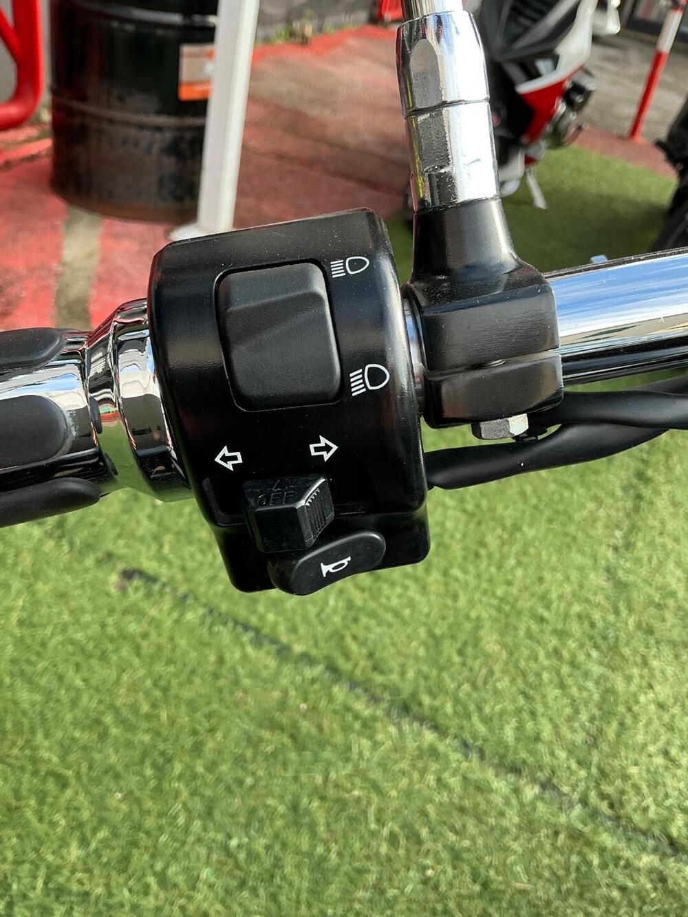 Kawasaki Vulcan VN 900 Classic SE (2011 - 16) (14)