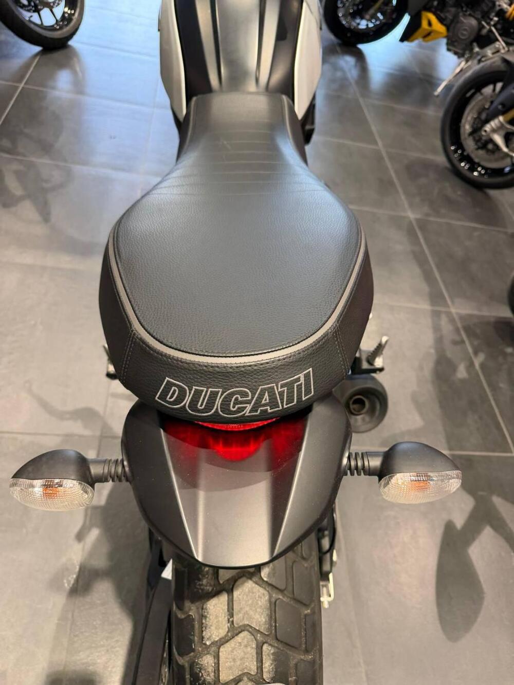 Ducati Scrambler 800 Icon Dark (2020) (10)