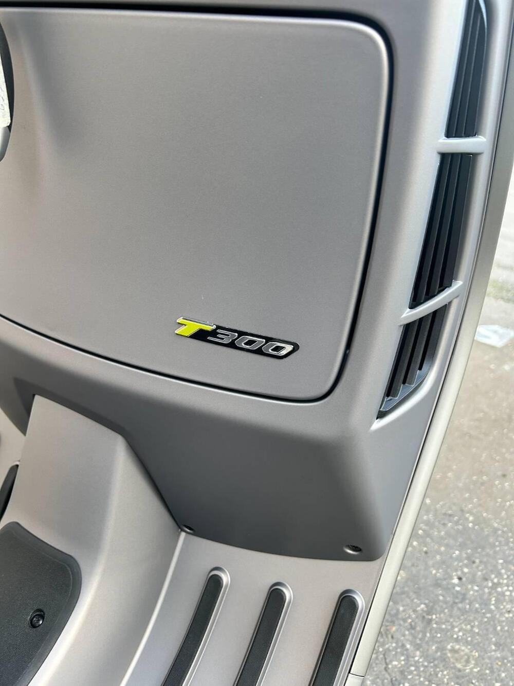 Vespa GTS 300 Supertech Hpe (2021 - 22) (3)