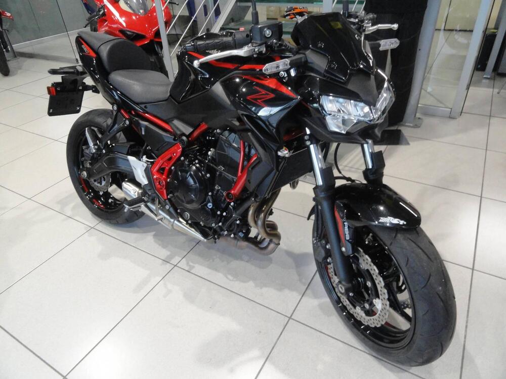 Kawasaki Z 650 (2025 - 26) (2)