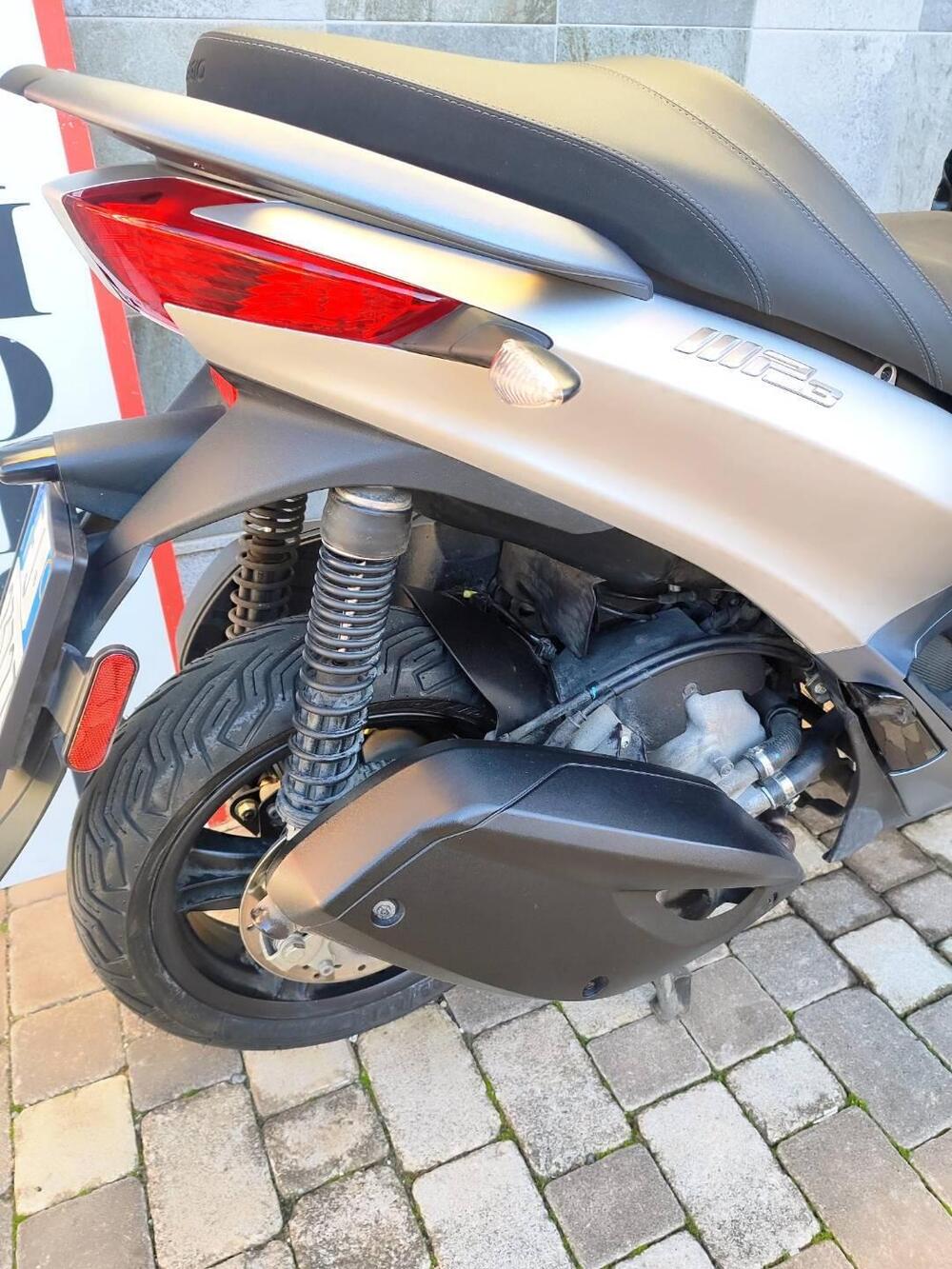 Piaggio MP3 300 ABS Hpe (2021 - 24) (11)