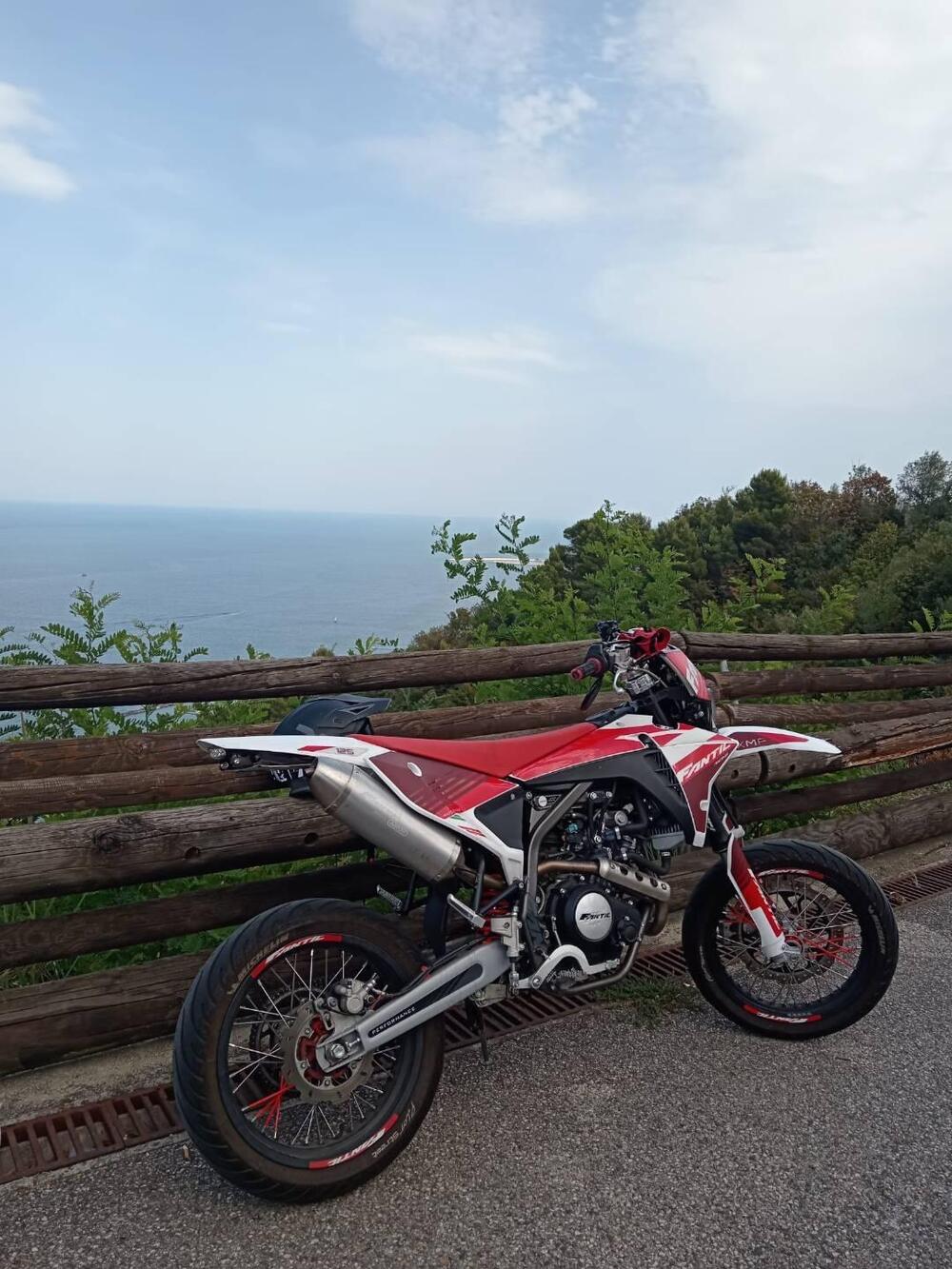 Fantic Motor XMF 125 Motard Performance 4T (2023 - 24) (6)