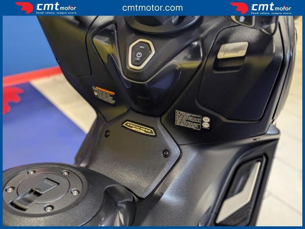 Yamaha T-Max 560 Tech Max (2022 - 24) (10)