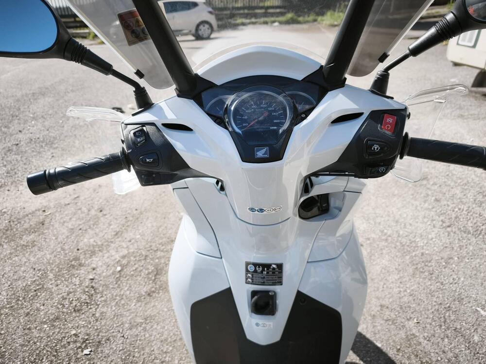 Honda SH 300 i ABS (2016 - 20) (5)