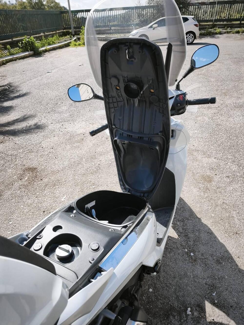 Honda SH 300 i ABS (2016 - 20) (9)