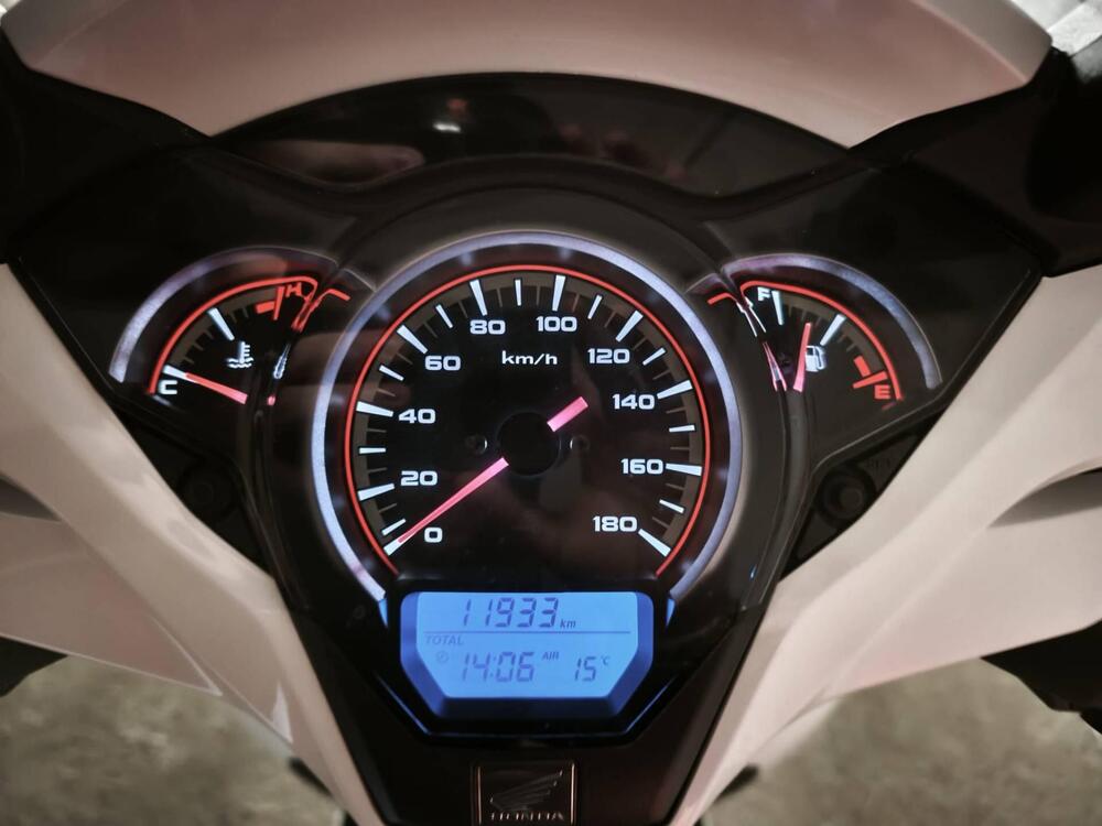 Honda SH 300 i ABS (2016 - 20) (12)