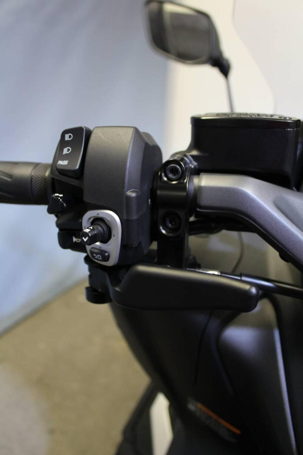 Yamaha T-Max 560 (2025 - 26) (10)