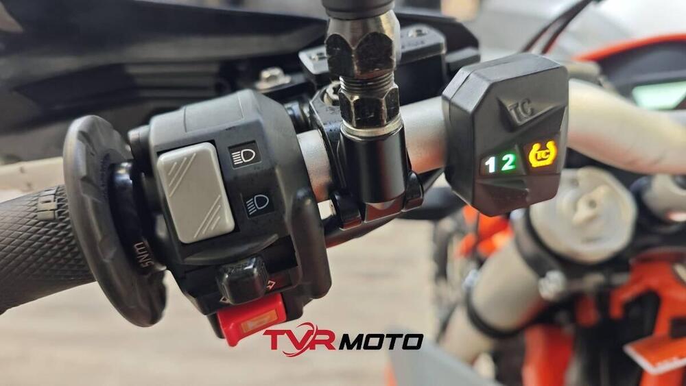 KTM 690 Enduro R (2022 - 25) (7)