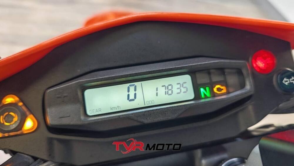 KTM 690 Enduro R (2022 - 25) (6)