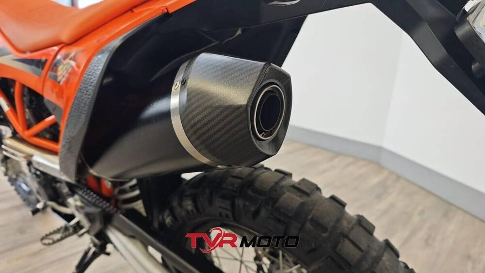KTM 690 Enduro R (2022 - 25) (11)