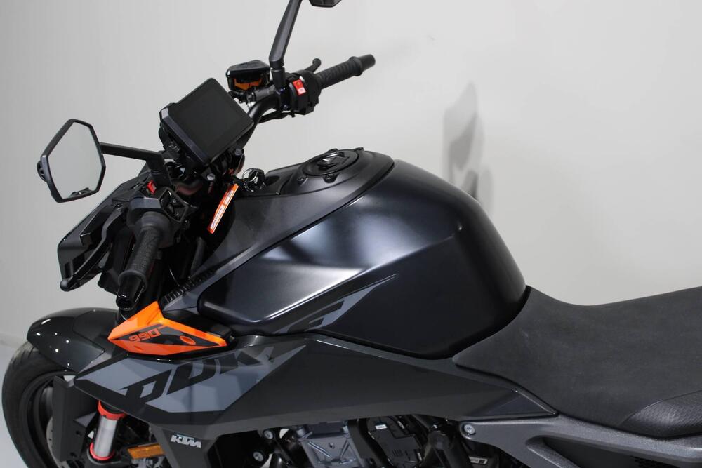 KTM 990 Duke (2024 - 26) (5)