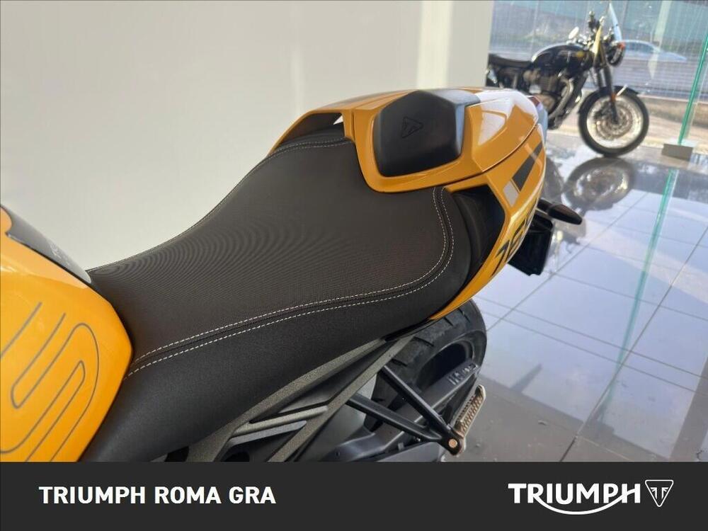 Triumph Street Triple 765 RS (2023 - 26) (11)