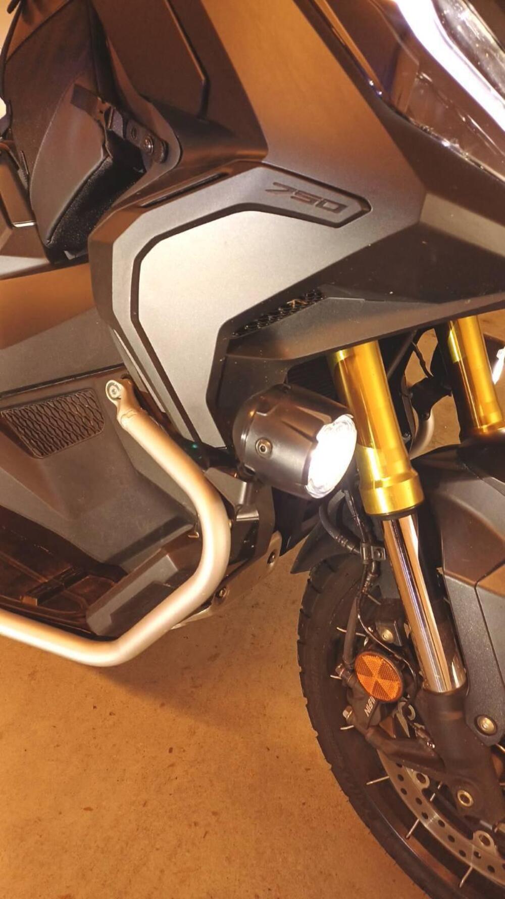 Honda X-ADV 750 DCT Travel (2021 - 24) (4)