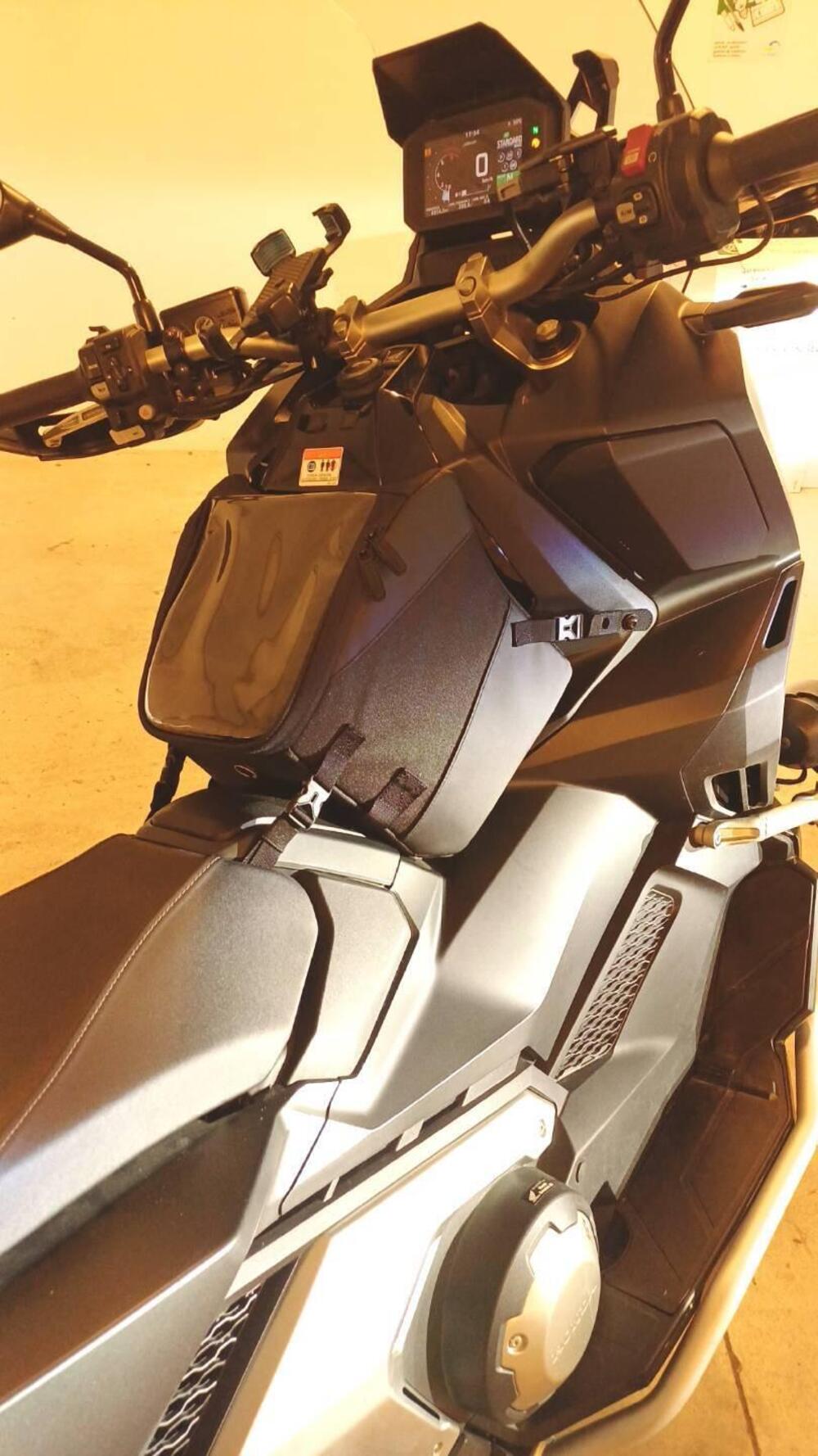 Honda X-ADV 750 DCT Travel (2021 - 24) (10)