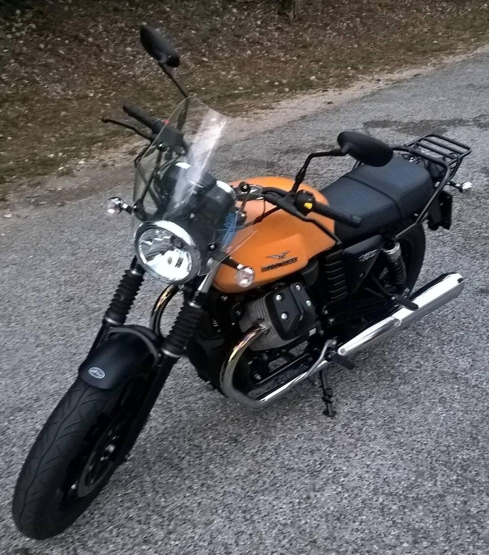 Moto Guzzi V7 II Stone (2015 - 17) (3)