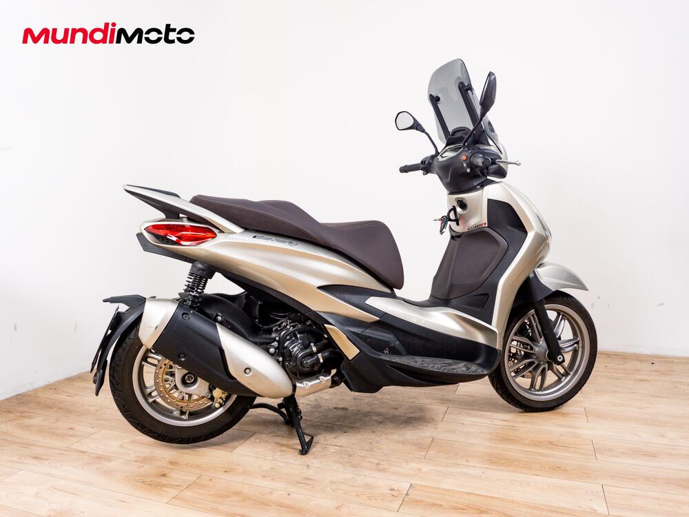 Piaggio Beverly 300 Hpe (2021) (3)