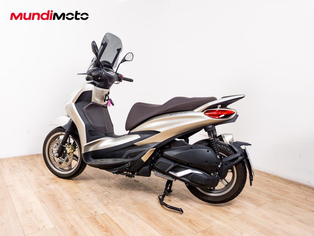 Piaggio Beverly 300 Hpe (2021) (7)