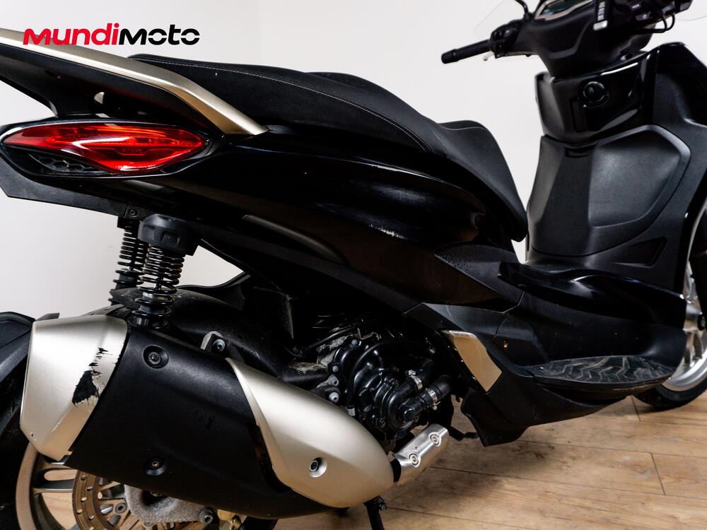Piaggio Beverly 300 Hpe (2021) (4)