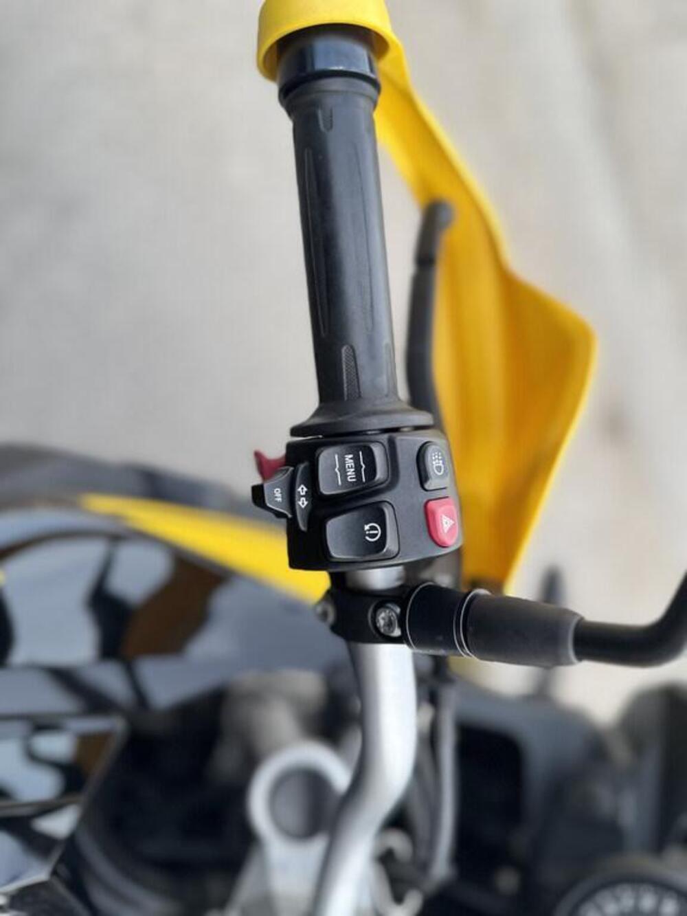 Bmw F 750 GS Edition 40 Years GS (2021) (6)