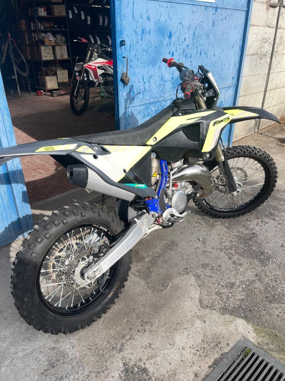 Fantic Motor XEF 125 Performance (2025 - 26) (2)