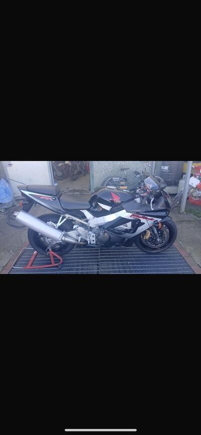 Honda CBR 900 RR Fireblade (2000 - 01) usata