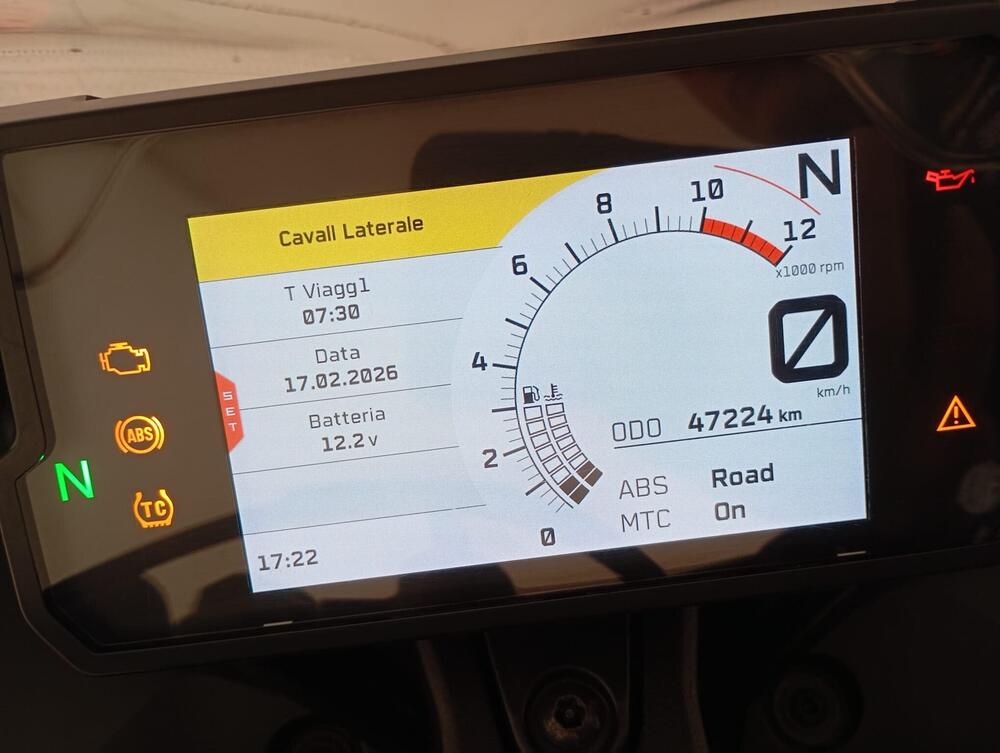 KTM RC 390 (2022 - 26) (10)