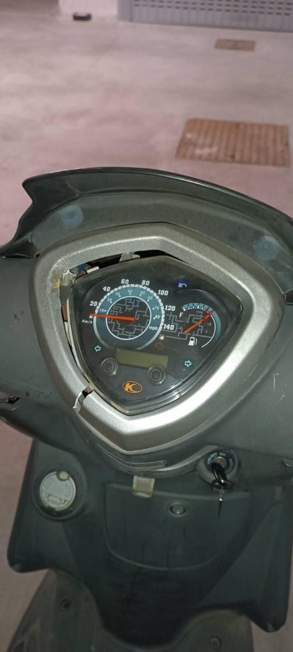 Kymco Agility 200i R16 + (2014 - 17) (5)