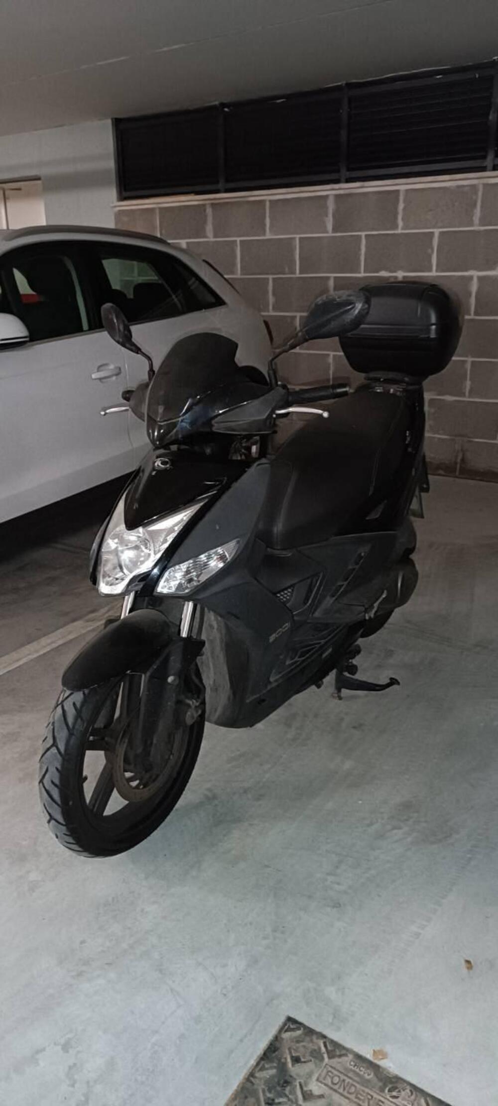 Kymco Agility 200i R16 + (2014 - 17) (3)