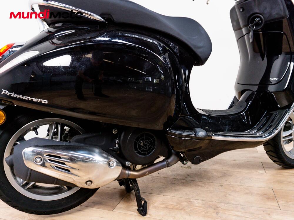 Vespa Primavera 125 Batik (2024 - 26) (4)