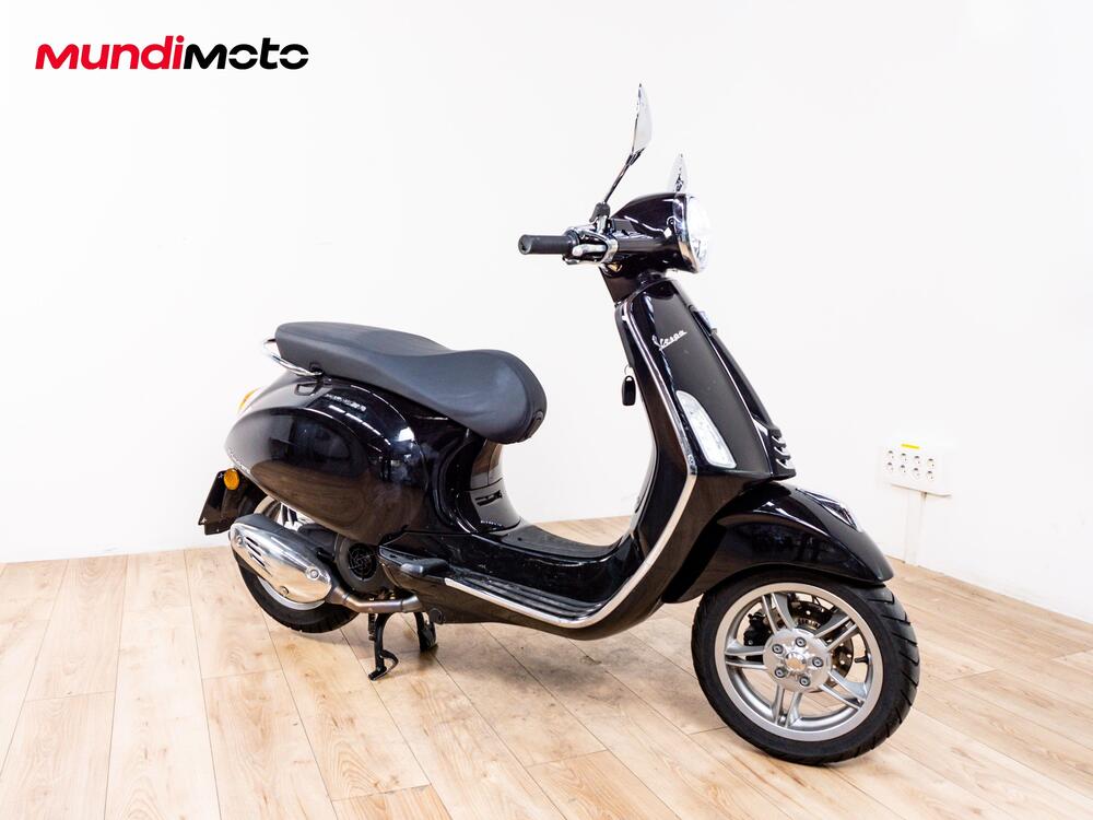 Vespa Primavera 125 Batik (2024 - 26) (2)