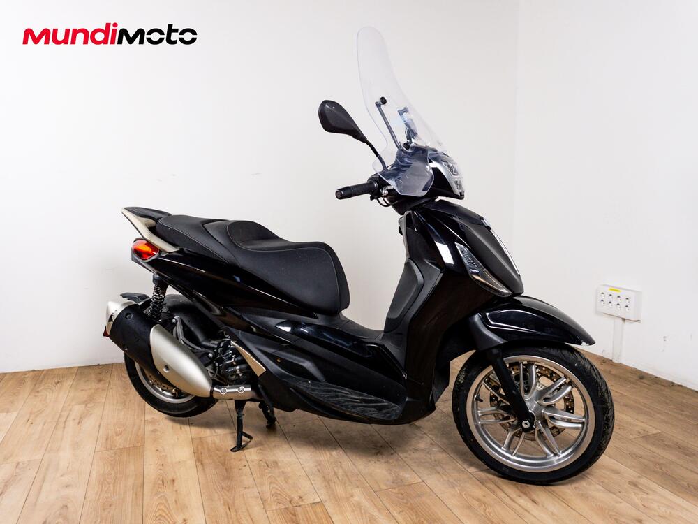 Piaggio Beverly 300 Hpe (2021) (2)