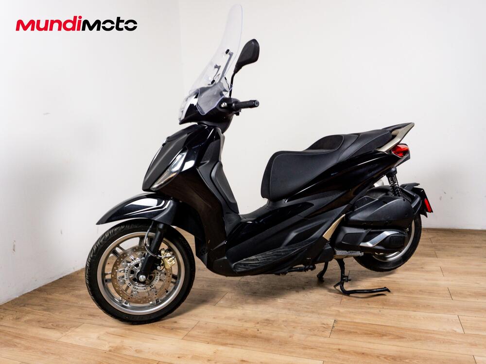 Piaggio Beverly 300 Hpe (2021) (8)