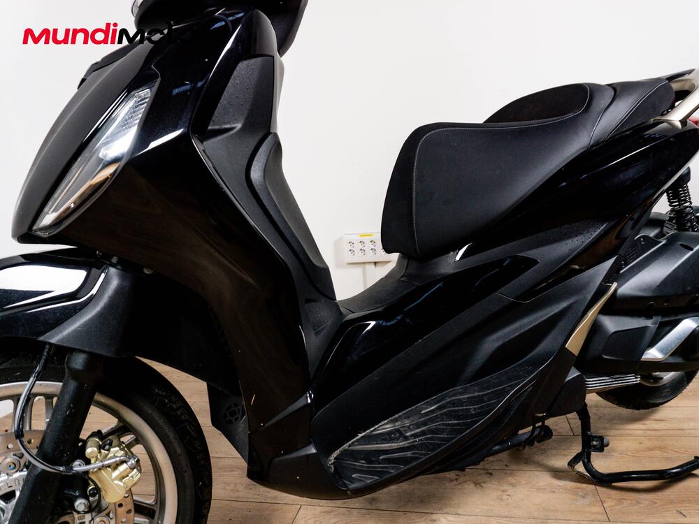 Piaggio Beverly 300 Hpe (2021) (9)