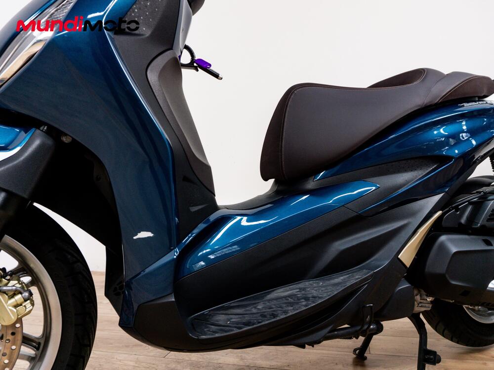 Piaggio Beverly 400 (2025 - 26) (9)